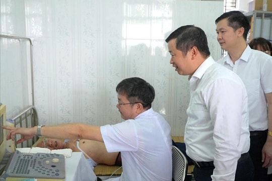 Khám bệnh, cắt tóc miễn phí: Ấm áp nghĩa tri ân ở xã Dân Hòa