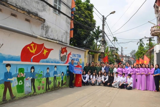 Tùng Thiện khánh thành công trình thanh niên “Tuyến đường tranh bích họa”