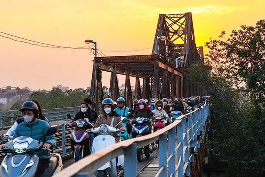 Cấm phương tiện lưu thông trên cầu Long Biên trong 60 ngày