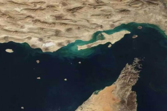Iran “bật đèn xanh” cho tàu Tây Ban Nha đi qua eo biển Hormuz