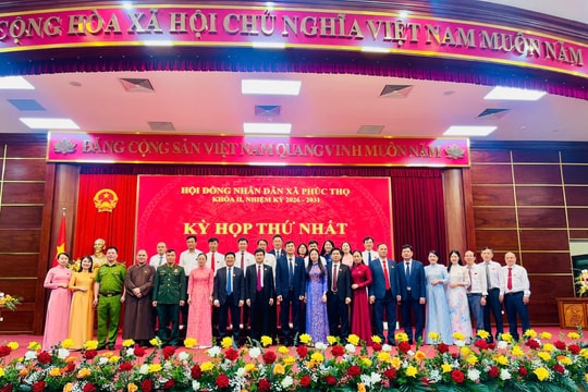Kỳ họp thứ nhất khoá 2 HĐND xã Phúc Thọ bầu các chức danh chủ chốt