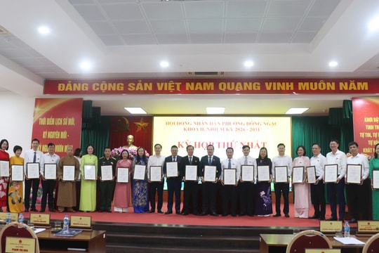 Phường Đông Ngạc kiện toàn nhân sự chủ chốt HĐND và UBND khóa II