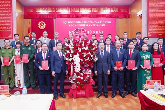 Xã Tây Phương kiện toàn bộ máy chính quyền tại Kỳ họp thứ nhất HĐND xã khóa II