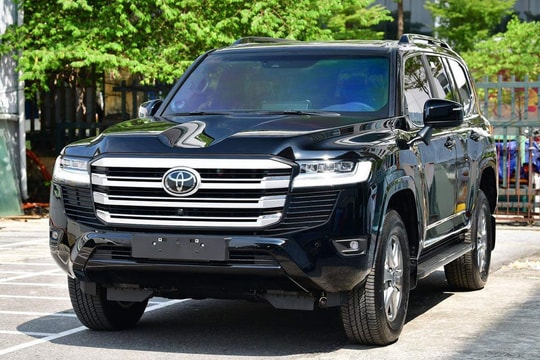 Triệu hồi Toyota Land Cruiser 300 để cập nhật phần mềm hộp số