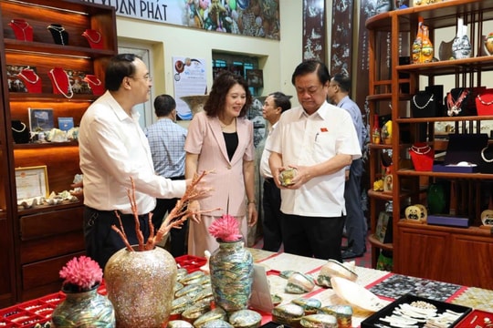 Phó Chủ tịch Quốc hội Lê Minh Hoan: Khơi dậy “hồn cốt” làng nghề, lan tỏa giá trị văn hóa truyền thống