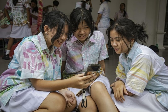 Indonesia chính thức cấm trẻ em dưới 16 tuổi sử dụng mạng xã hội
