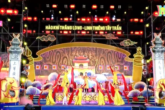 Thăng Long Việt Nam bay lên