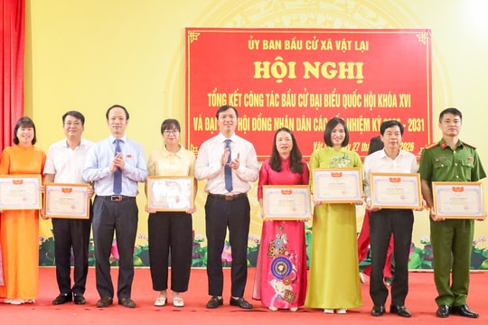 Xã Vật Lại biểu dương các tập thể, cá nhân trong công tác bầu cử