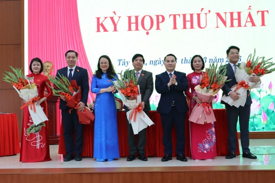 Kỳ họp thứ nhất HĐND phường Tây Tựu khóa II thành công tốt đẹp