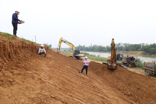 Hà Nội gỡ điểm nghẽn ngập lụt do lũ rừng ngang