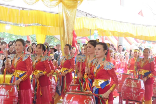 Gìn giữ di sản, dựng xây văn hóa nhìn từ lễ hội điểm tại xã Thiên Lộc