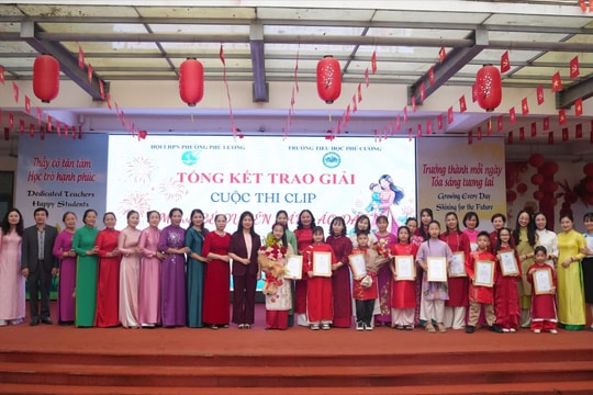 Phú Lương: Tôn vinh vẻ đẹp áo dài và giá trị gia đình