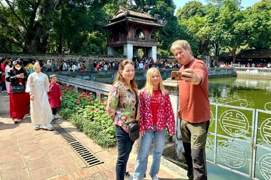 Hà Nội: Du lịch khởi sắc mạnh mẽ trong quý I-2026