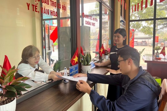 Hà Nội đưa dịch vụ công trực tuyến về sát người dân