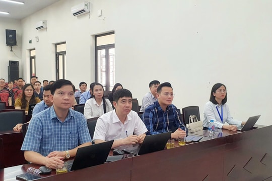 Gần 100 cán bộ phường Phú Lương tham gia tập huấn HanoiWork
