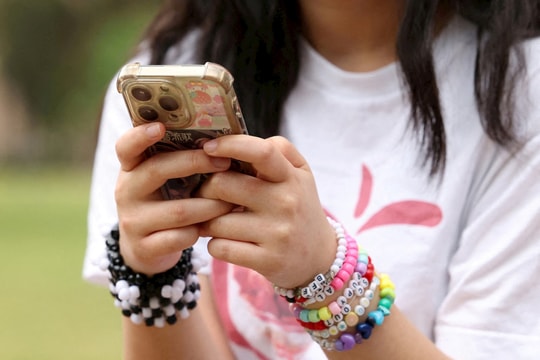 Australia điều tra Meta, Snapchat, TikTok và YouTube do chưa tuân thủ lệnh cấm trẻ em