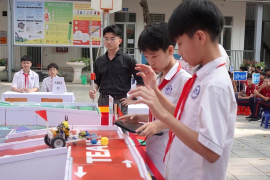 Phú Thượng: Đẩy mạnh chuyển đổi số gắn với xây dựng trường học hạnh phúc