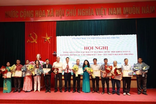 Phường Hai Bà Trưng khen thưởng 73 tập thể, 411 cá nhân có thành tích trong công tác bầu cử