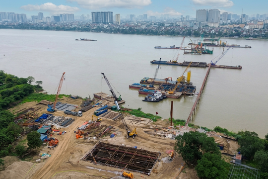 Toàn cảnh đại công trường xây dựng cầu Trần Hưng Đạo