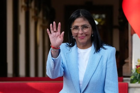 Mỹ dỡ bỏ trừng phạt với Quyền Tổng thống Venezuela