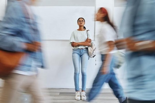 Gen Z và “đại dịch cô đơn” nơi công sở