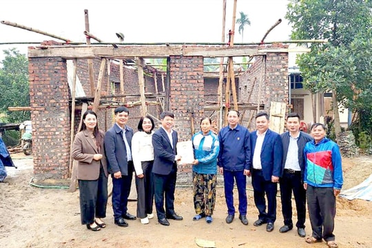 Xã Ba Vì: Triển khai nhiều hoạt động an sinh xã hội, chăm lo cho người có hoàn cảnh khó khăn