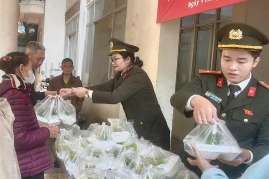 Suất cơm nghĩa tình nơi bệnh viện