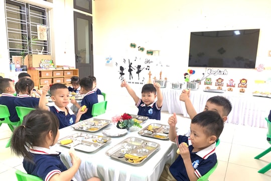 Xã Đoài Phương siết chặt an toàn thực phẩm, nâng cao chất lượng bữa ăn học đường
