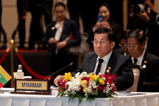 Myanmar bầu ông Min Aung Hlaing làm Tổng thống