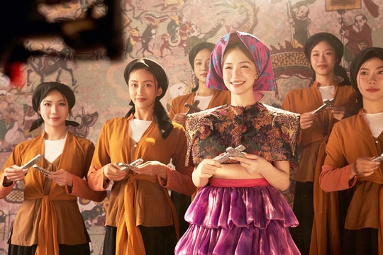 Khi bản sắc trở thành “ngôn ngữ thời đại”