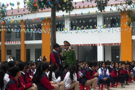 Công an xã Phúc Thọ tuyên truyền phòng chống tội phạm trên không gian mạng