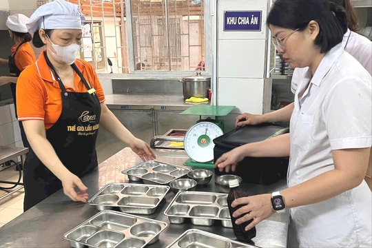 Phường Văn Miếu - Quốc Tử Giám siết chặt an toàn thực phẩm bếp ăn trường học