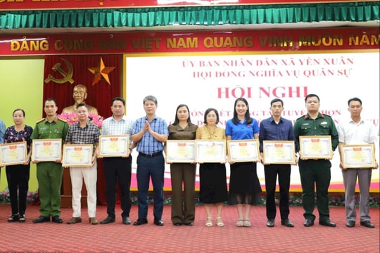 Xã Yên Xuân khen thưởng công tác tuyển chọn, gọi công dân nhập ngũ năm 2026