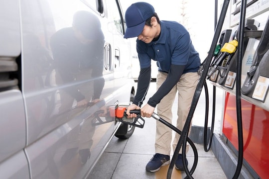 Tỉ lệ ủng hộ Nội các Nhật Bản ổn định dù người dân lo lắng về xăng dầu