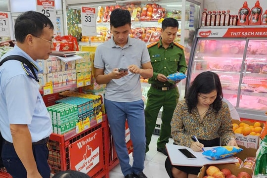 Xã Hồng Vân kiểm soát chặt chẽ cơ sở kinh doanh ăn uống, thức ăn đường phố