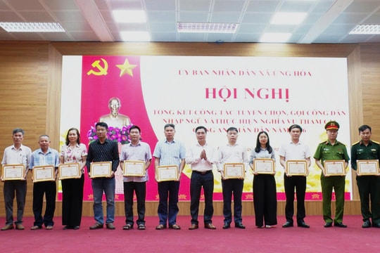 Ứng Hòa khen thưởng 26 tập thể, cá nhân có thành tích trong công tác giao quân