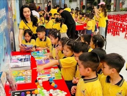 Phú Thượng: Học sinh mầm non hào hứng trải nghiệm “Em là học sinh lớp 1”