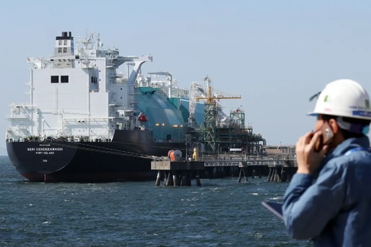 Malaysia xác nhận tàu chở dầu di chuyển an toàn qua Eo biển Hormuz