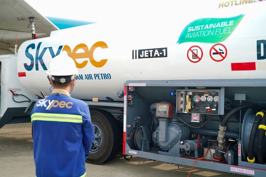 Yêu cầu các hãng hàng không Việt Nam sử dụng nhiên liệu bay bền vững