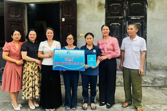 Xã Hát Môn triển khai mô hình “Hũ gạo yêu thương”