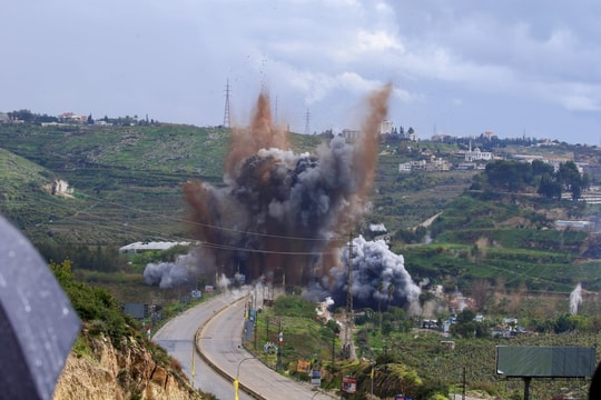 Israel tiếp tục tấn công các mục tiêu ở Lebanon