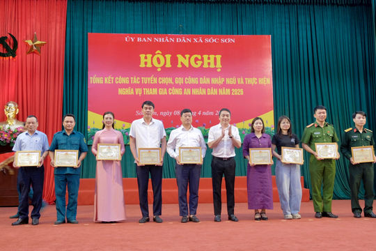 Xã Sóc Sơn khen thưởng 53 tập thể, cá nhân có thành tích trong đợt tuyển quân