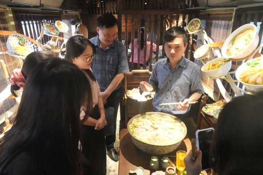 Một ngày làm “người xưa”: hành trình trải nghiệm văn hóa giữa lòng Ba Đình