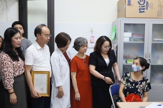 Phường Cửa Nam chăm sóc sức khỏe cho người yếu thế