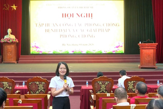 Tập huấn phòng chống bệnh dại và tiêm phòng cho gia súc, gia cầm tại các xã Hoài Đức, Ô Diên