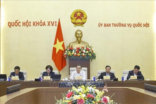 Ủy ban Thường vụ Quốc hội cho ý kiến về dự thảo Nghị quyết giảm thuế xăng, dầu