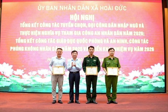 Xã Hoài Đức: Khen thưởng cá nhân, tập thể tiêu biểu trong công tác tuyển quân