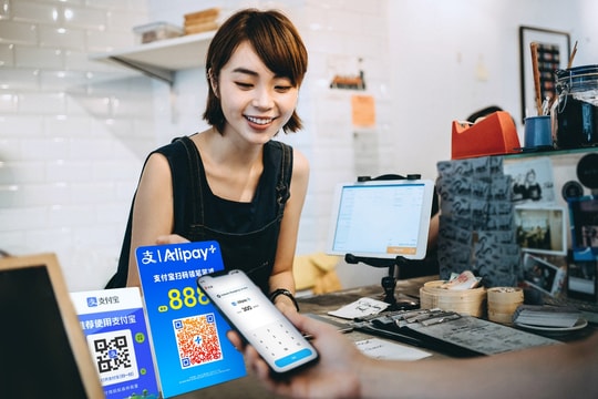 Vietcombank tiên phong cung cấp dịch vụ thanh toán QR tại hơn 50 quốc gia và vùng lãnh thổ