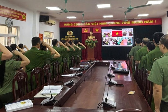 Công an phường Ô Chợ Dừa: Sắc bén trên mặt trận đấu tranh tội phạm, tận tâm trong phục vụ nhân dân