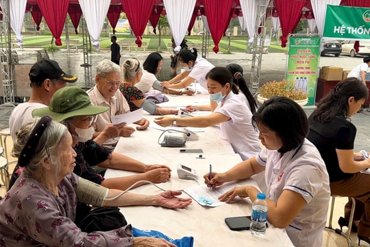 Xã Vĩnh Thanh tăng cường chăm sóc sức khỏe người dân từ cơ sở